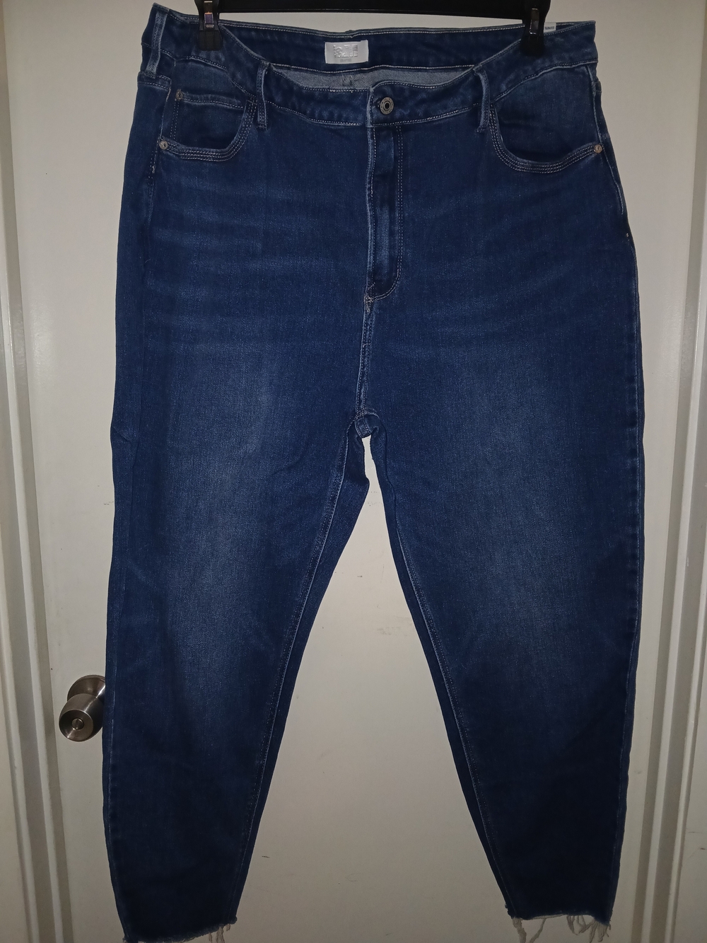 Women's Cropped Slim Jeans in Dark Blue